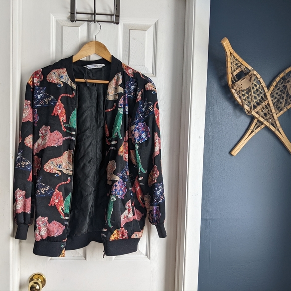 FREE with purchase 🤩 Zara tiger zip-up - Picture 1 of 6